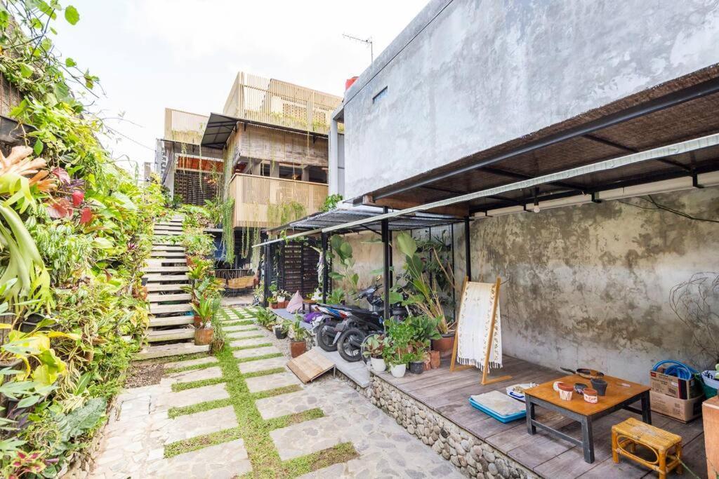 Teras Sabin Hotel Ngabean Kültér fotó